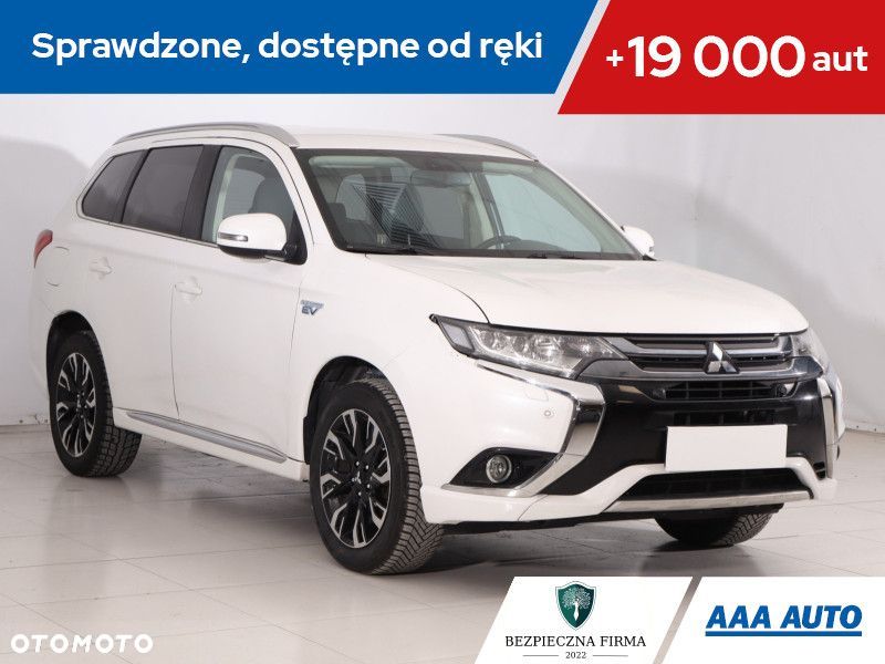 Mitsubishi Outlander - 2