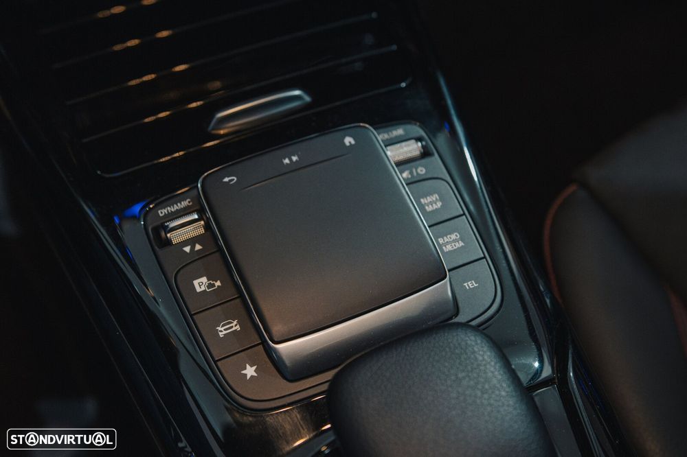 Mercedes-Benz CLA 35 AMG Shooting Brake 4Matic - 18