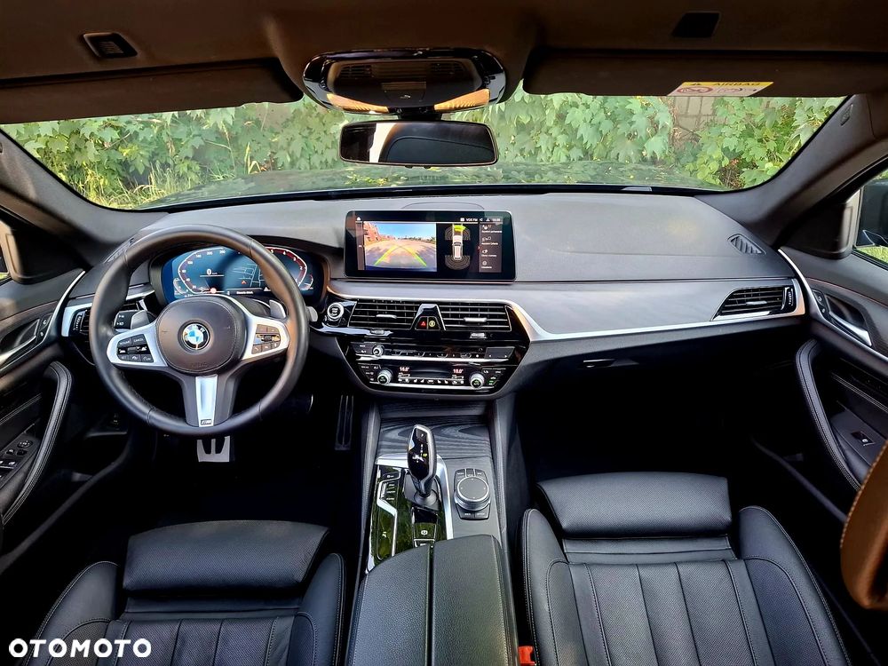BMW Seria 5 540d xDrive Touring M Sport Edition - 10