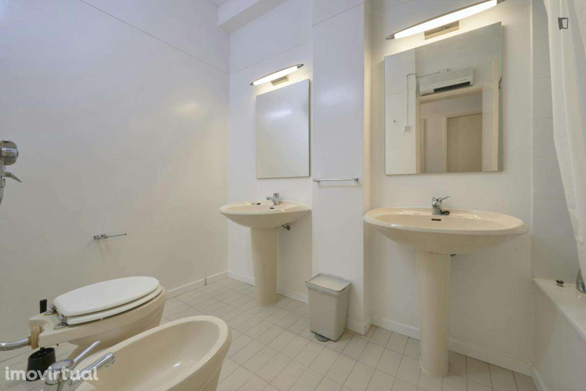 Quarto - localizado em Campolide Lisbon - Grande imagem: 2/27