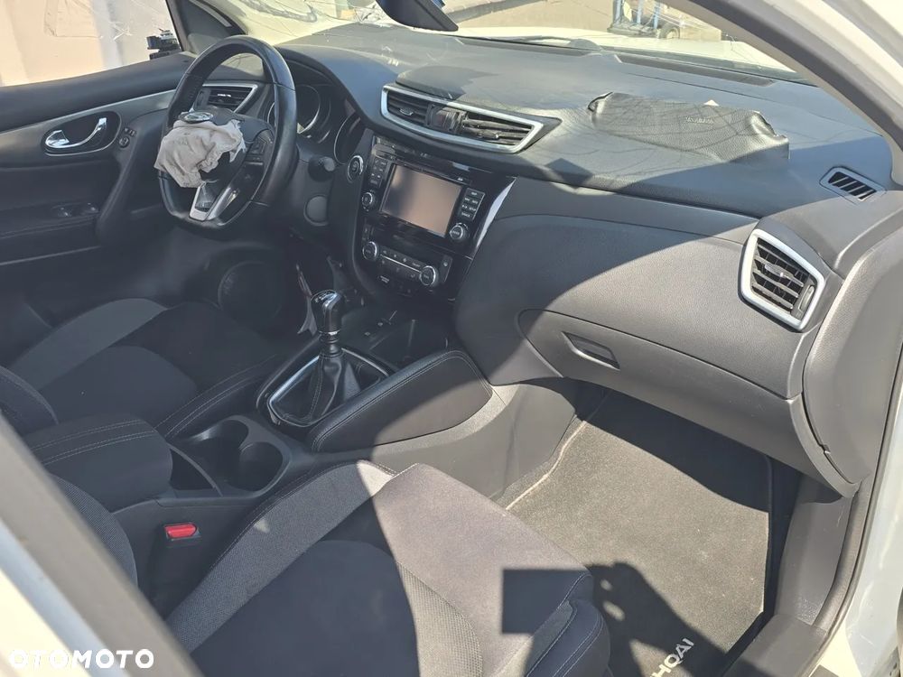 Nissan Qashqai 1.2 DIG-T N-Connecta EU6 - 9