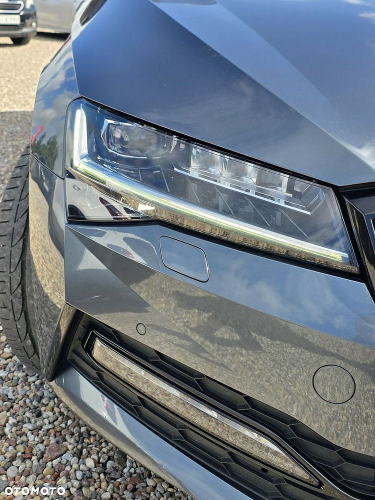 Skoda Superb 2.0 TDI Sportline DSG7 - 30