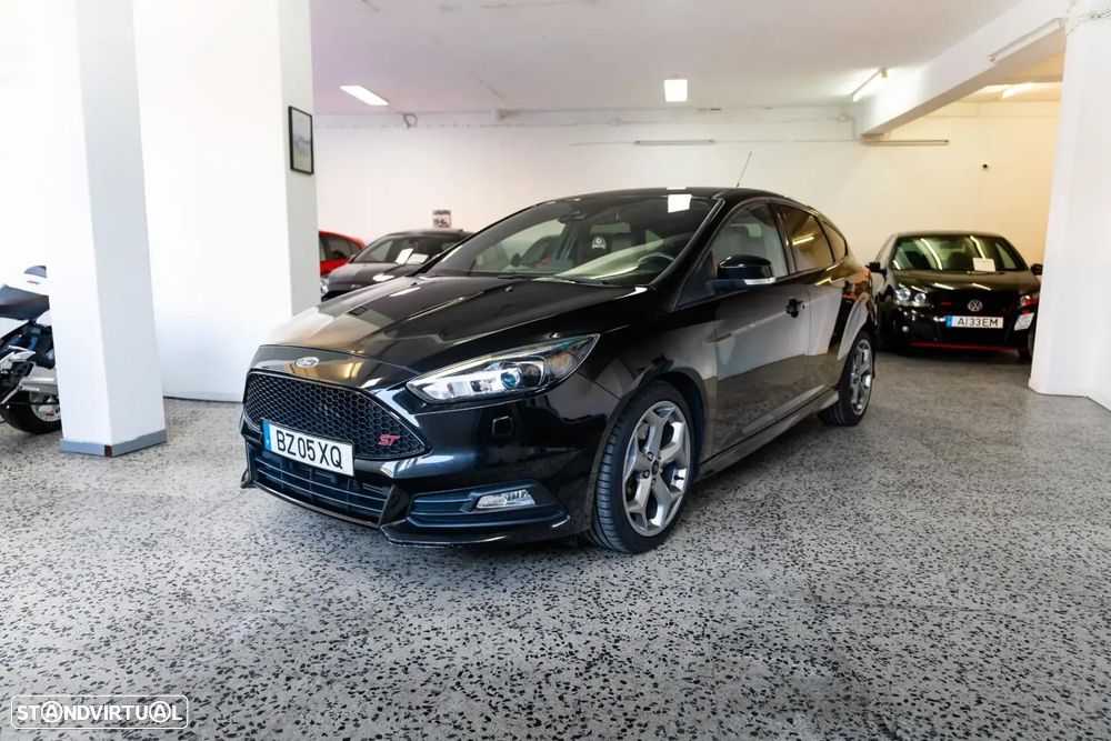 Ford Focus 2.0 EcoBoost ST c/ Pack Pele Desportiva - 1