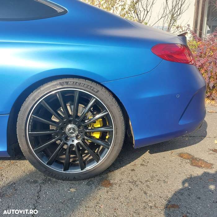Mercedes-Benz C 200 Coupe 4Matic 9G-TRONIC AMG Line - 5
