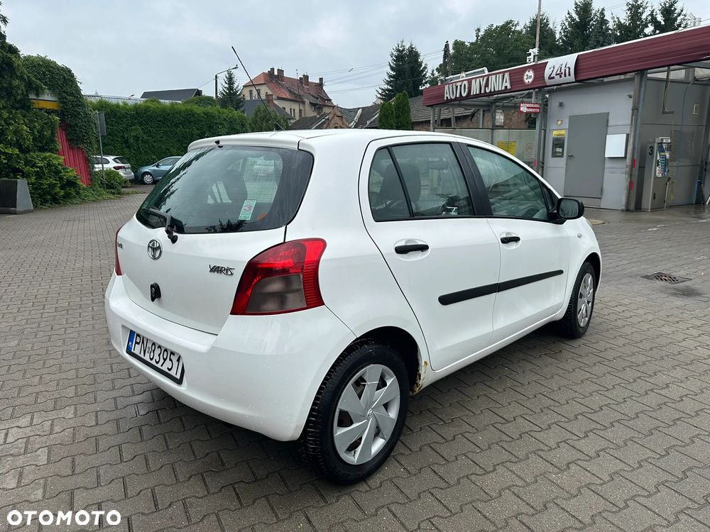 Toyota Yaris 1.0 Terra - 8