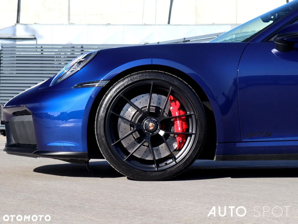 Porsche 911 Carrera T-Hybrid 4 GTS - 3