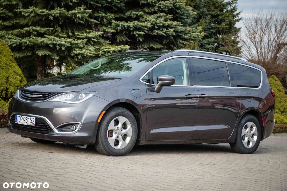 Chrysler Pacifica - 3