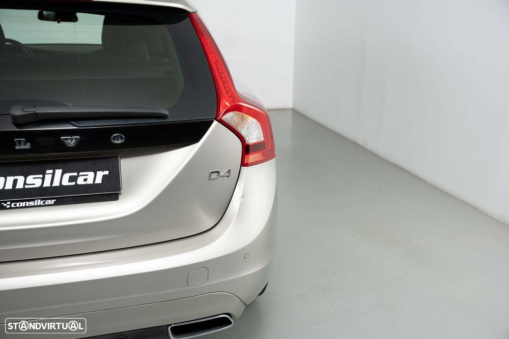 Volvo V60 2.0 D4 Kinetic - 15