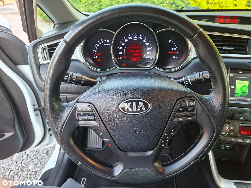Kia Ceed 1.4 CVVT Dream Team Edition - 15