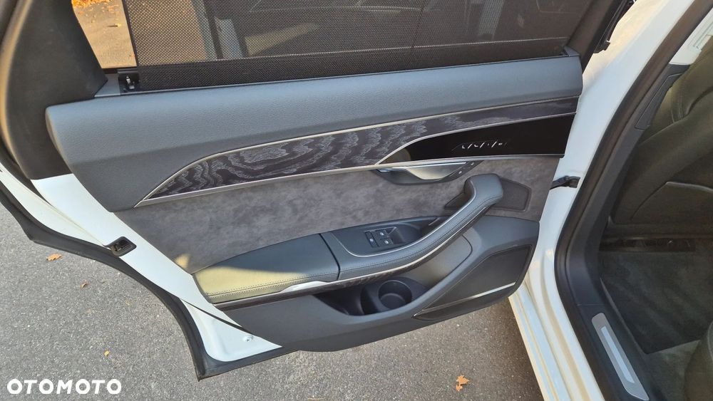 Audi A8 55 TFSI quattro tiptronic - 11