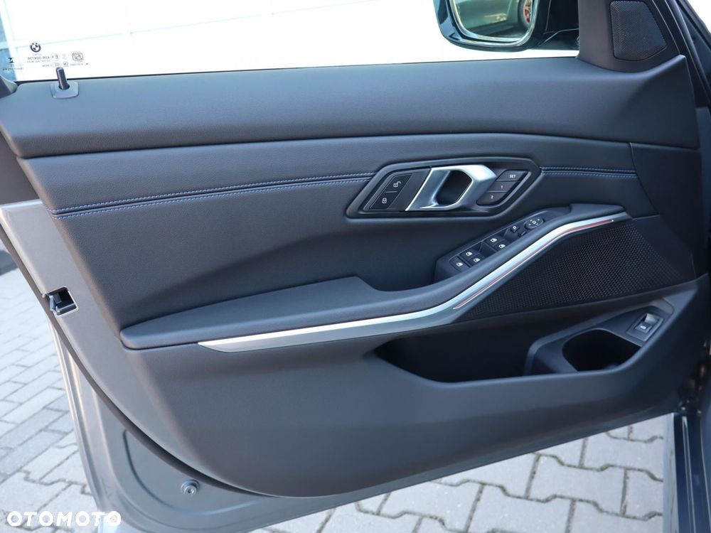 BMW Seria 3 - 18