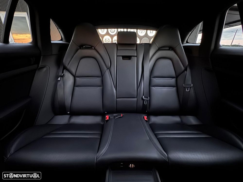 Porsche Panamera Sport Turismo 4 E-Hybrid - 22
