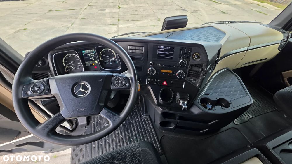 Mercedes-Benz Actros - 7