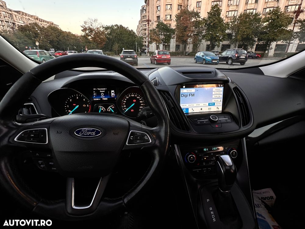 Ford Kuga - 9