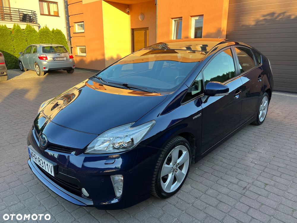 Toyota Prius (Hybrid) Executive - 2