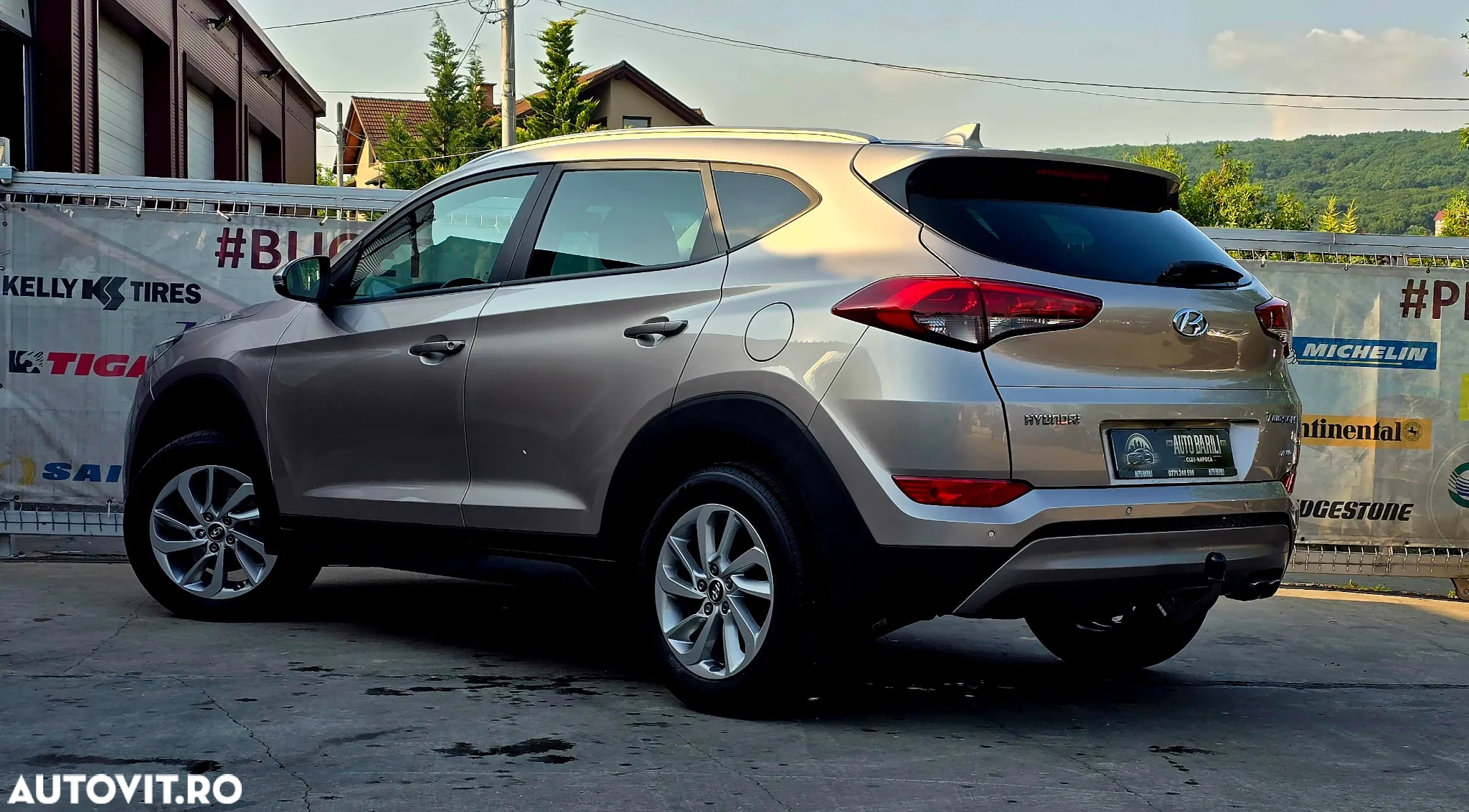 Hyundai Tucson 2.0 CRDI 4WD Automatik Advantage - 5