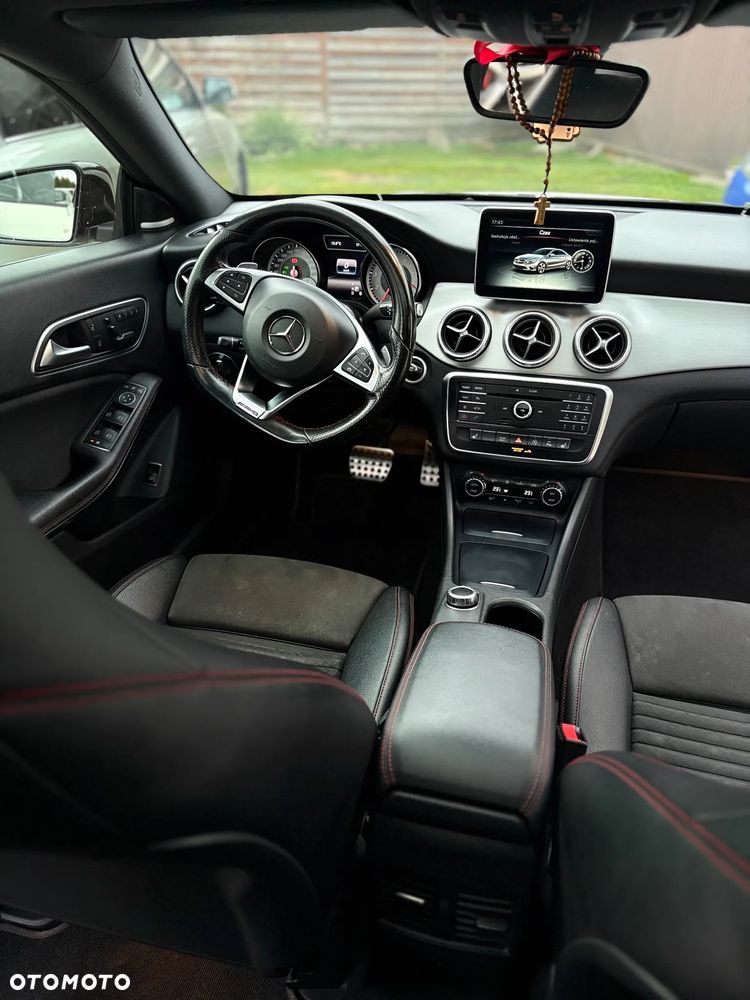 Mercedes-Benz CLA 250 4-Matic AMG Line - 15