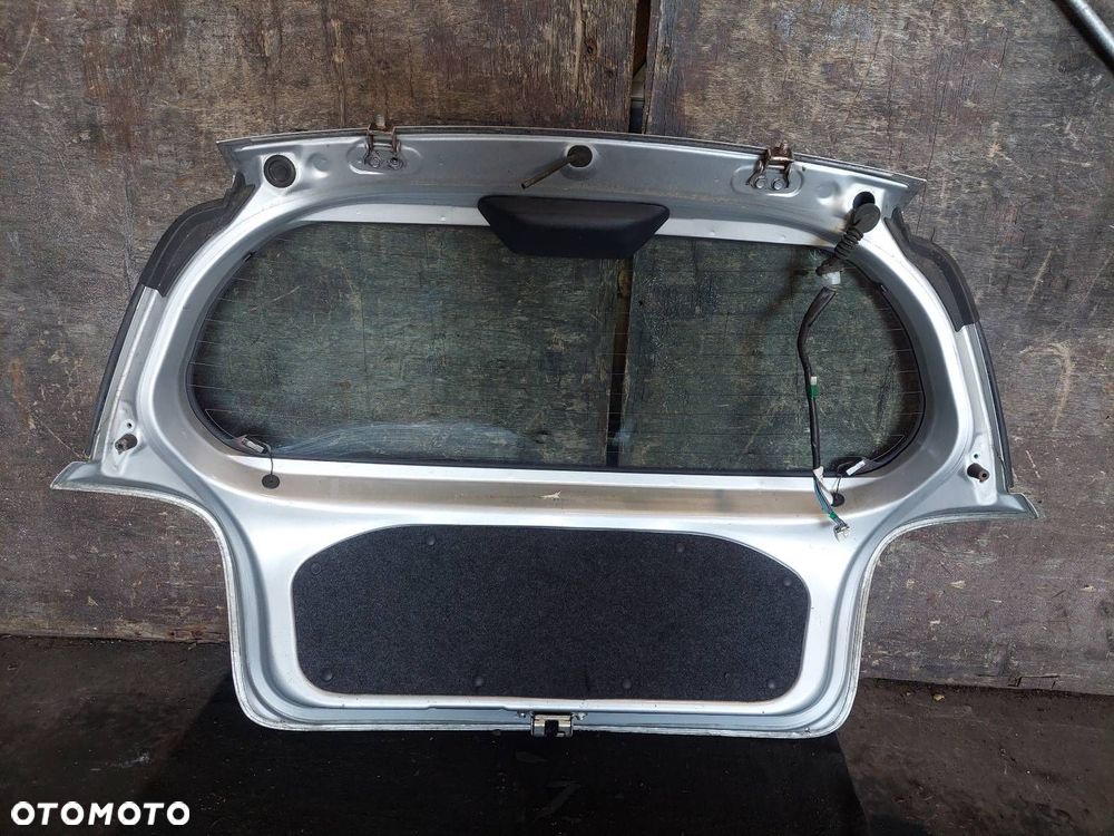 KOMPLETNY TYŁ KLAPA BAGAŻNIKA ZDERZAK LAMPY TOYOTA YARIS I LIFT 1E7 - 17