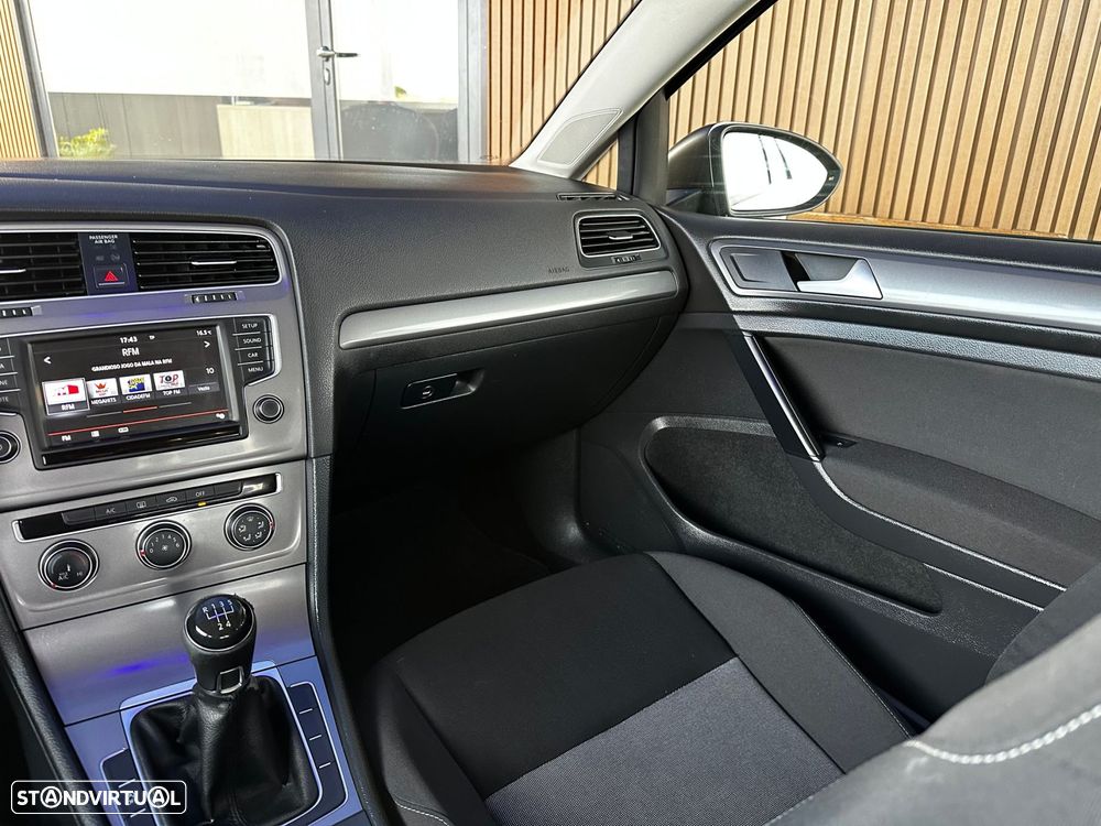 VW Golf 1.6 TDI Confortline - 30