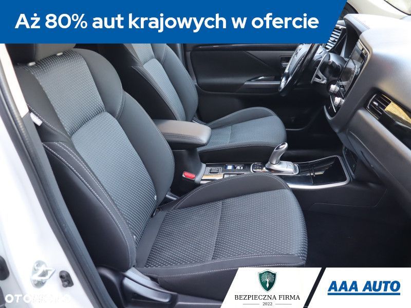 Mitsubishi Outlander - 11