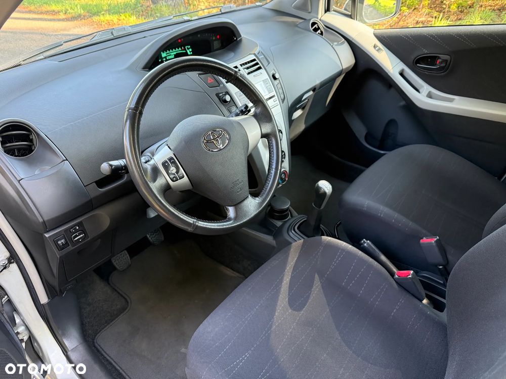 Toyota Yaris 1.0 Sol - 13