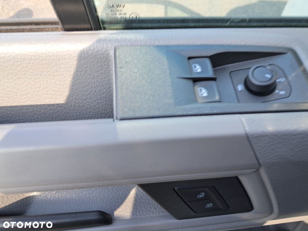 Volkswagen Crafter 2.0 TDI L3H3 - 10