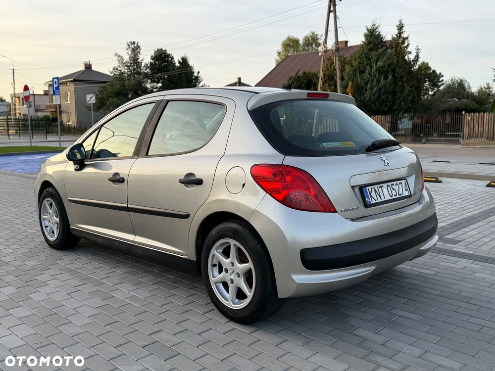 Peugeot 207 1.4 Presence nICE - 18