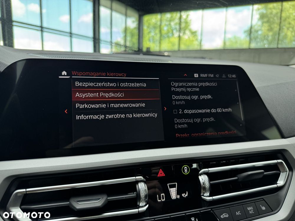 BMW Seria 3 318i - 35