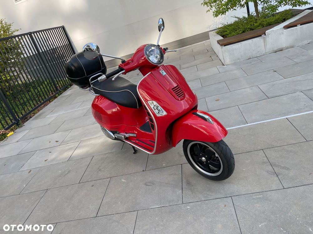 Vespa GTS - 17