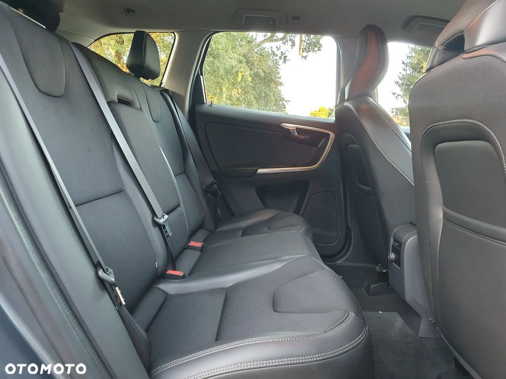 Volvo XC 60 D3 Geartronic Momentum - 10