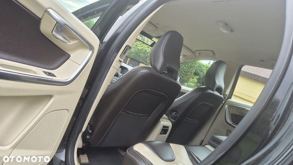 Volvo XC 60 D3 R-Design - 10