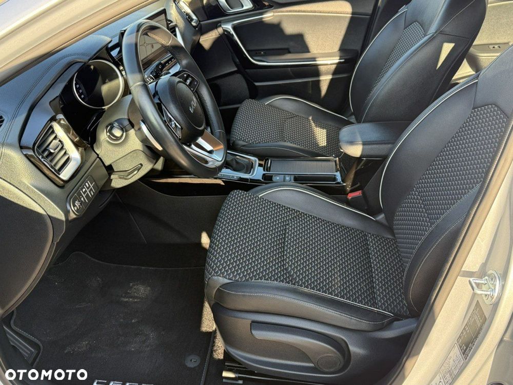 Kia Ceed SW 1.0 T-GDI DCT7 (48V M-H) Ultimate Edition - 22