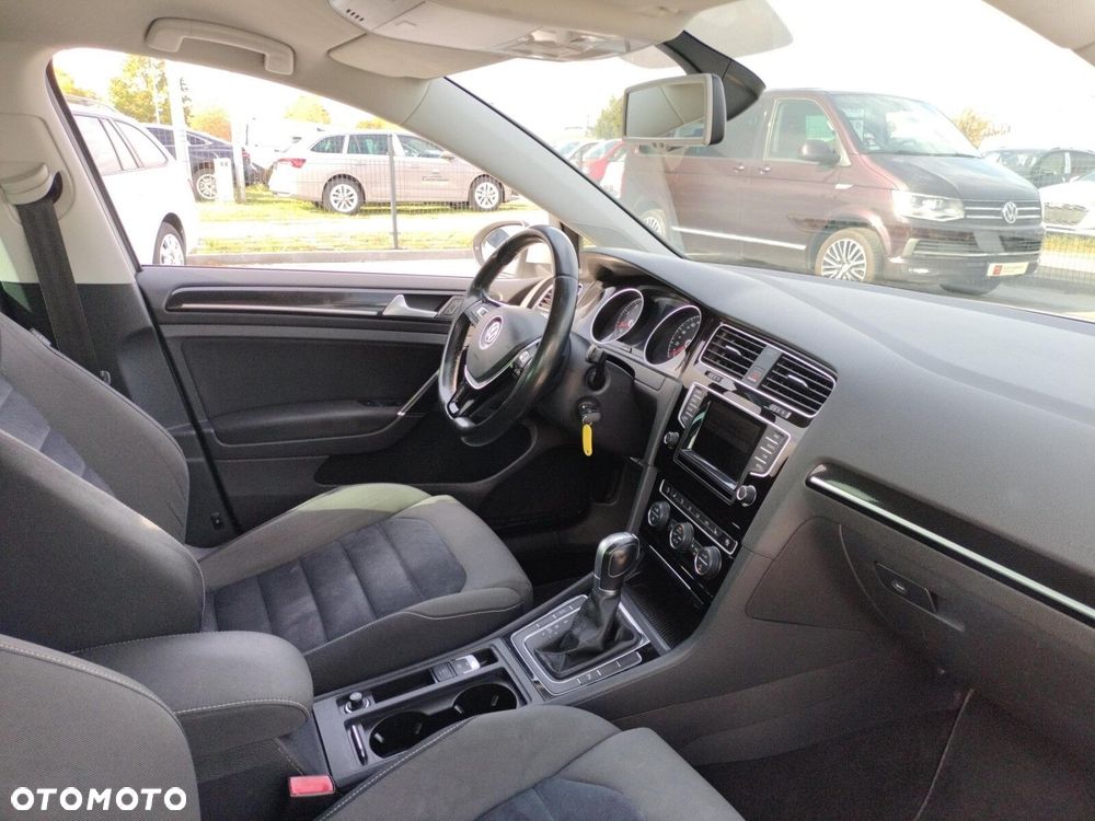 Volkswagen Golf - 12