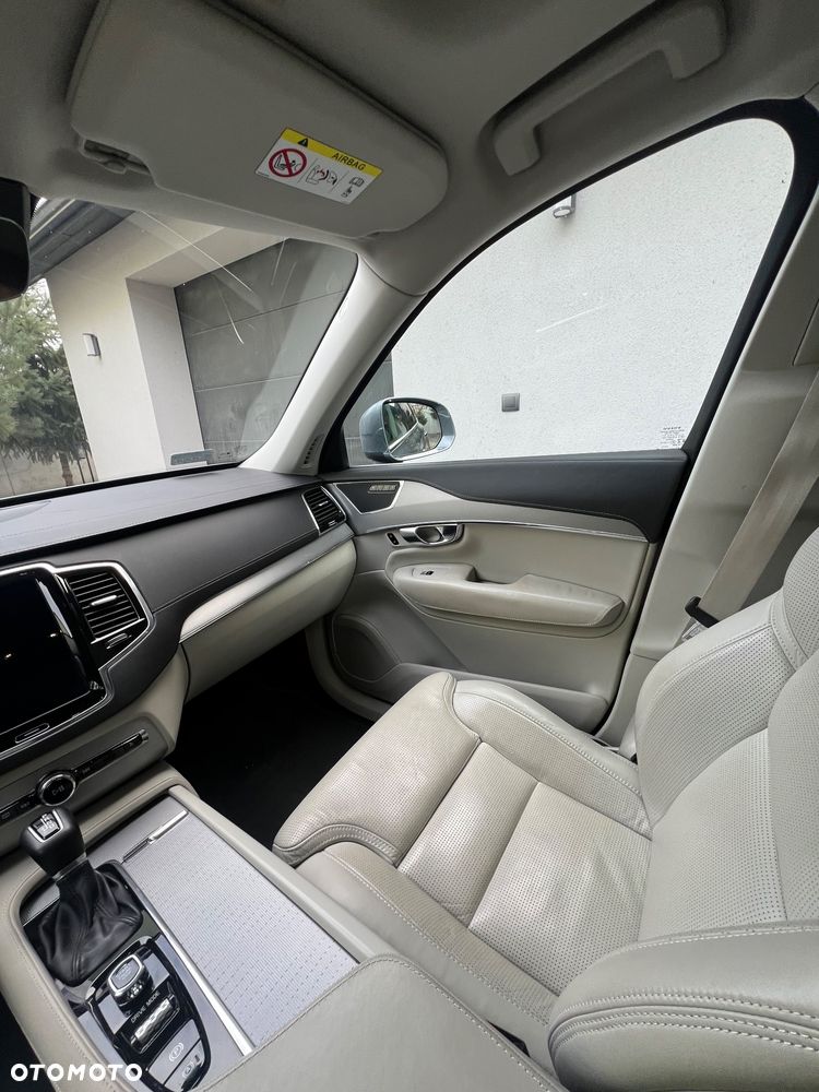 Volvo XC 90 - 7
