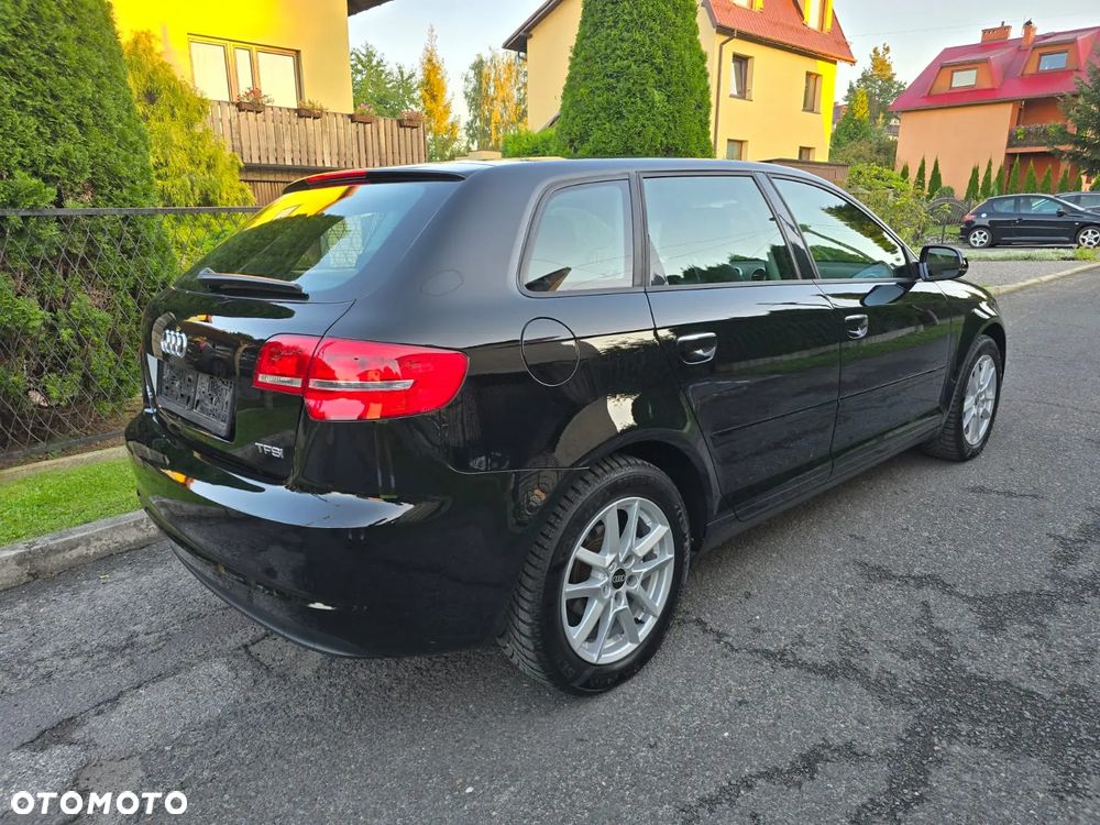 Audi A3 Sportback 1.2 TFSI Attraction - 8