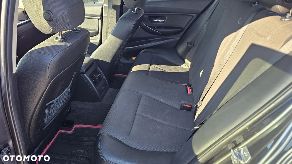 BMW Seria 3 318d Blue Performance Modern Line - 16