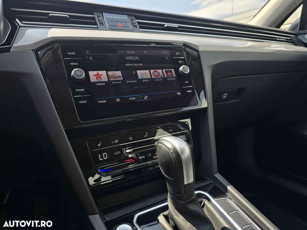Volkswagen Passat - 13