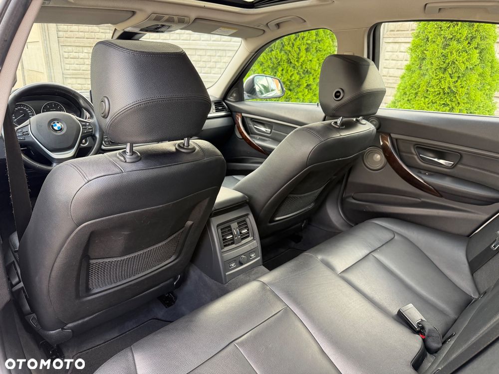 BMW Seria 3 320d Blue Performance Luxury Line - 29