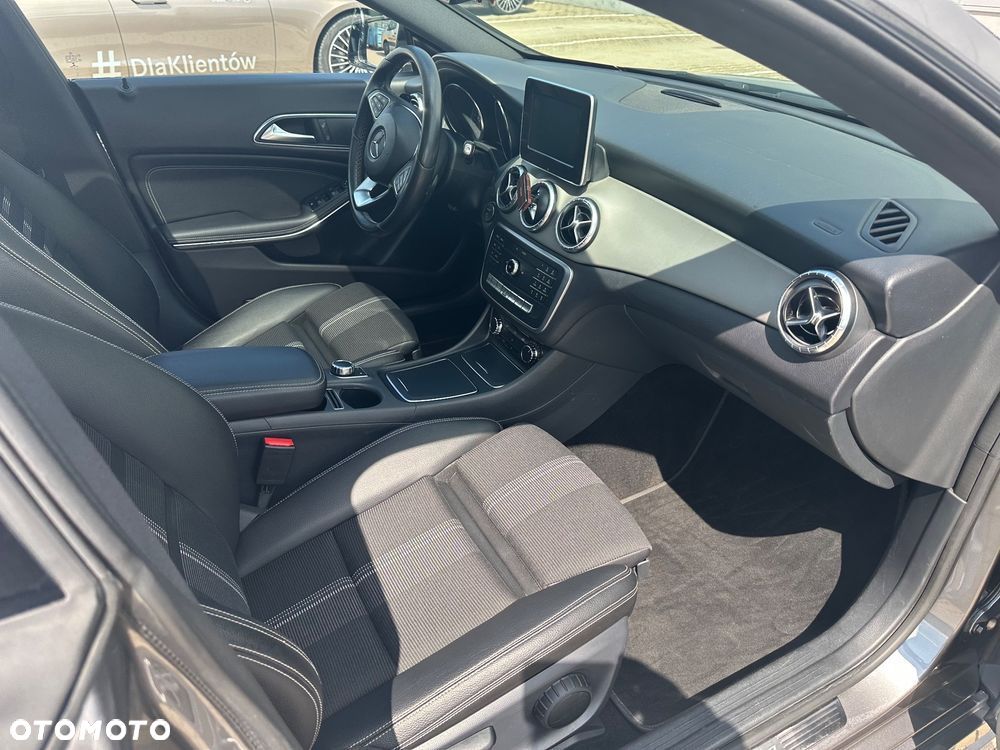 Mercedes-Benz CLA 180 d 7G-DCT AMG Line - 6