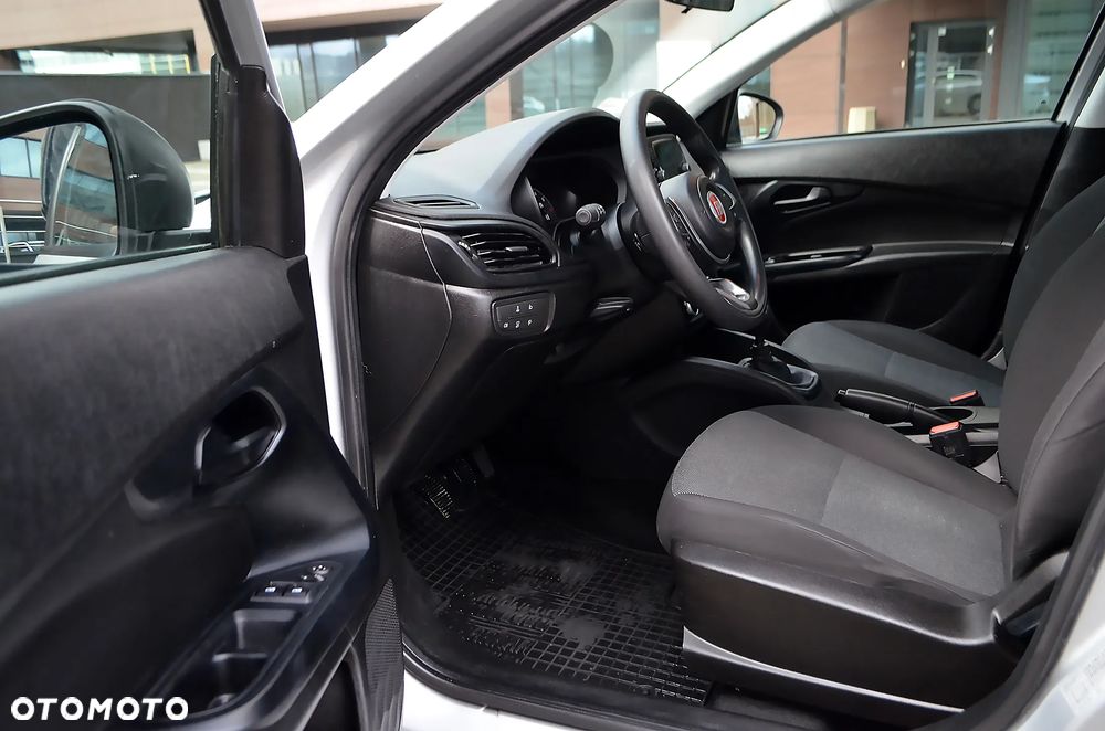 Fiat Tipo 1.4 16v Easy EU6d - 9