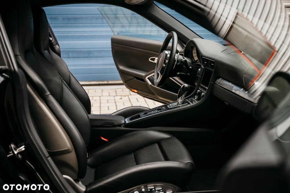 Porsche 911 Carrera 4S PDK - 17