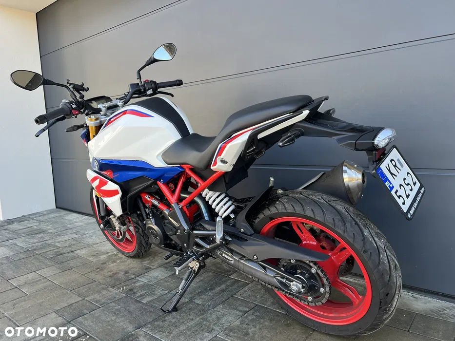 BMW G - 4