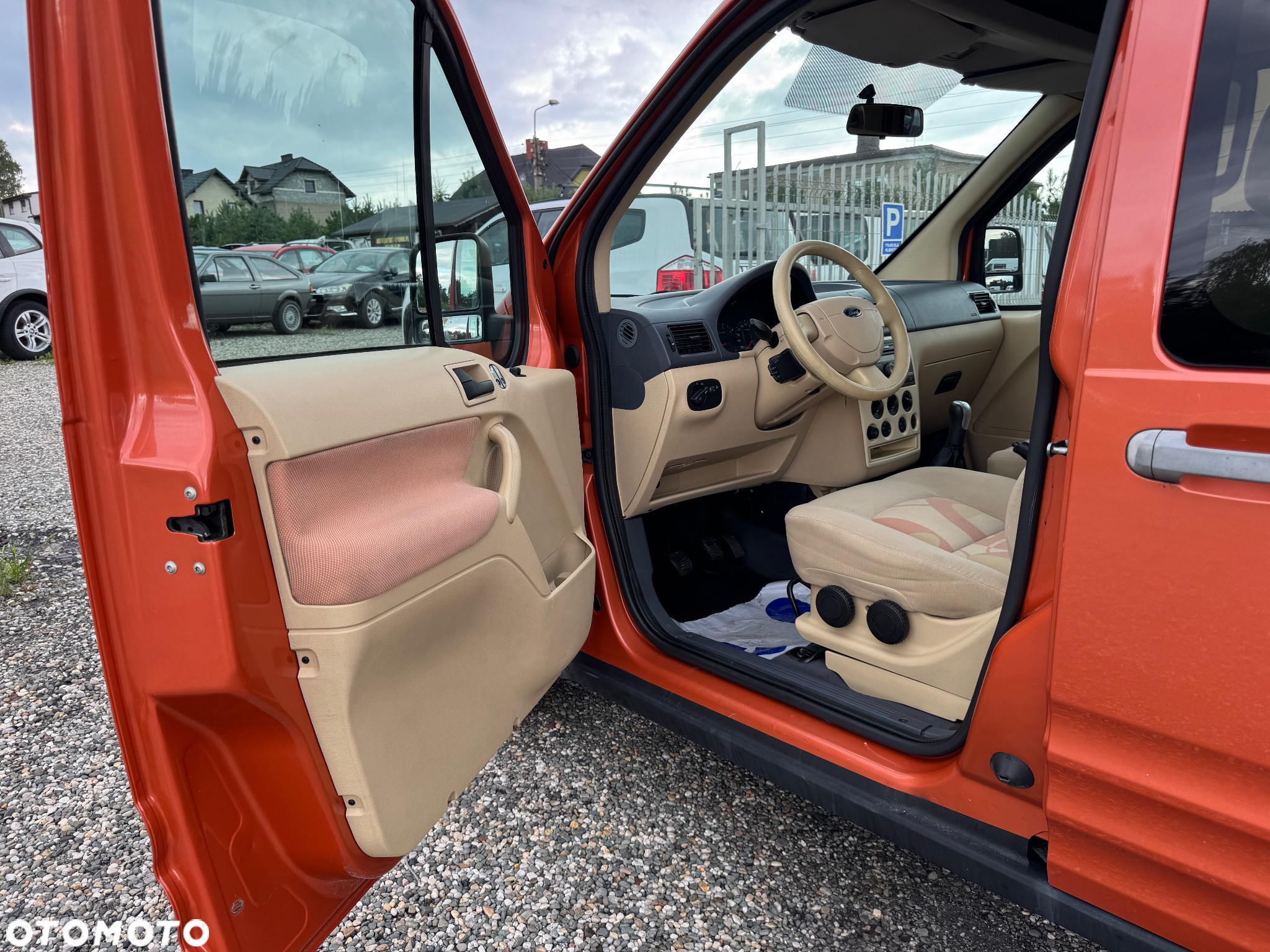 Ford Tourneo Connect - 10