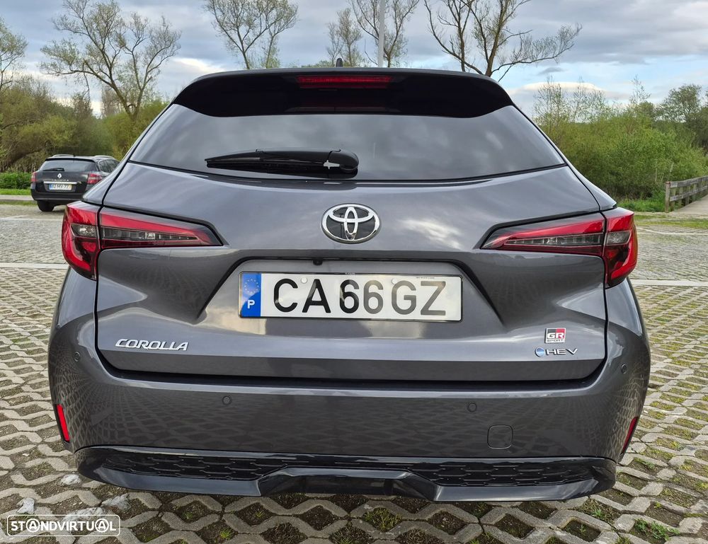 Toyota Corolla Touring Sports 2.0 Hybrid GR-Sport - 2