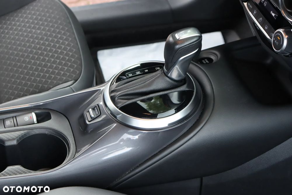 Nissan Juke 1.6 Hybrid N-Connecta AMT - 24