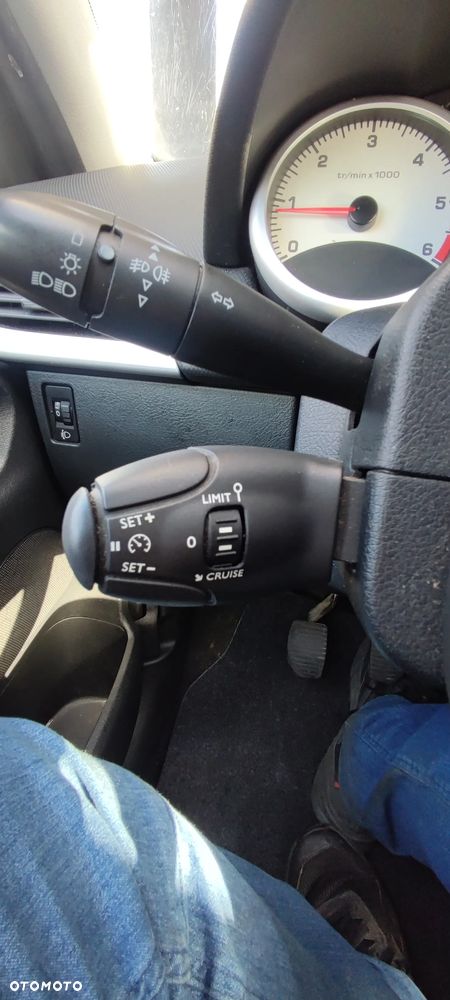 Peugeot 207 1.4 HDi Trendy - 25