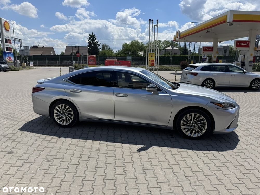 Lexus ES 300h Prestige - 10