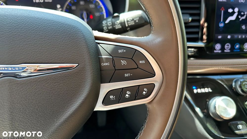 Chrysler Pacifica - 11