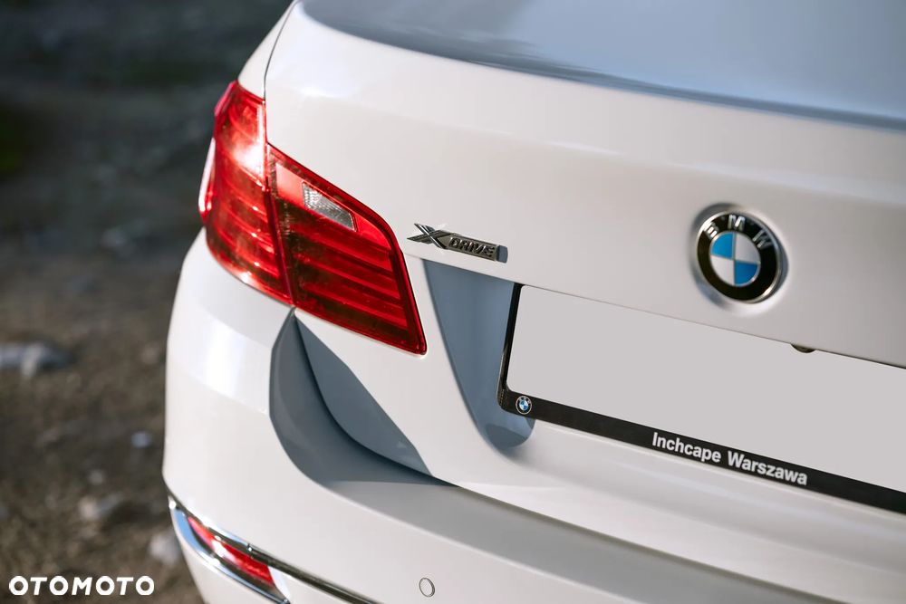 BMW Seria 5 528i xDrive Luxury Line - 17