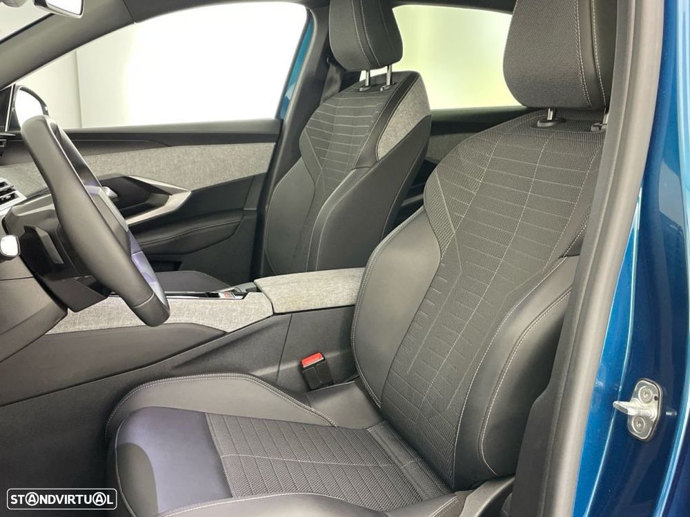 Peugeot 3008 1.2 Hybrid Allure e-DCS6 - 17